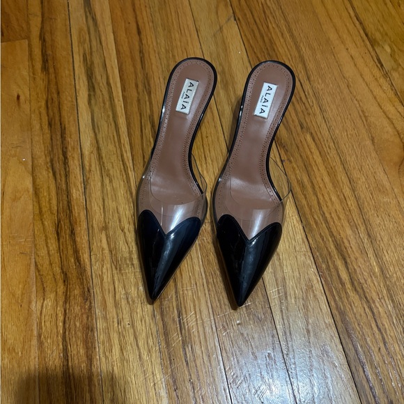 Alaïa Le Cœur PVC and Patent Leather Mules - 2 Right - Picture 3 of 10
